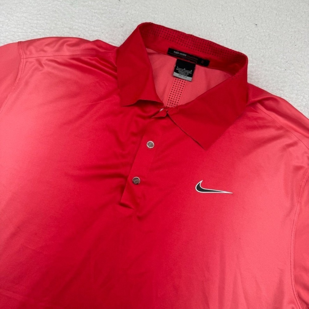 Nike Tiger Woods Collection Golf Polo Men Large Gradient Red Dri-Fit Wells Fargo
